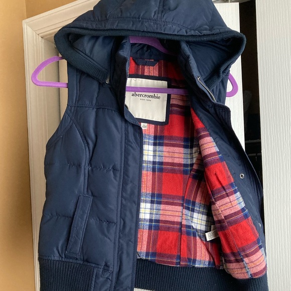 Abercrombie KIDS Vest - Picture 2 of 3